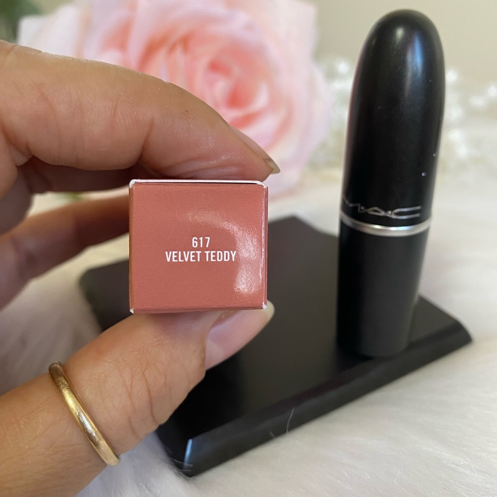 MAC MATTE LIPSTICK ROUGE COLOR 617 VELVET TEDDY FULL SIZE - Picture 4 of 6